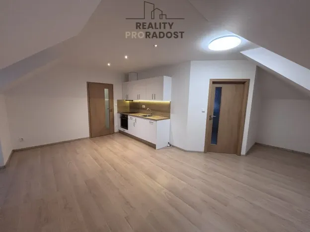 Pronájem bytu 3+1, Jistebník, 96 m2