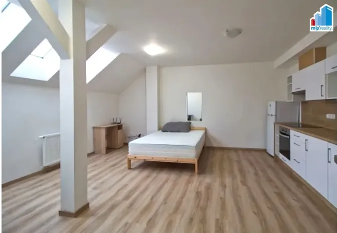 Pronájem bytu 1+kk, Plzeň - Jižní Předměstí, Tovární, 35 m2