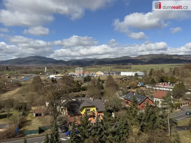 Pronájem bytu 2+1, Ostrov, Kollárova, 58 m2