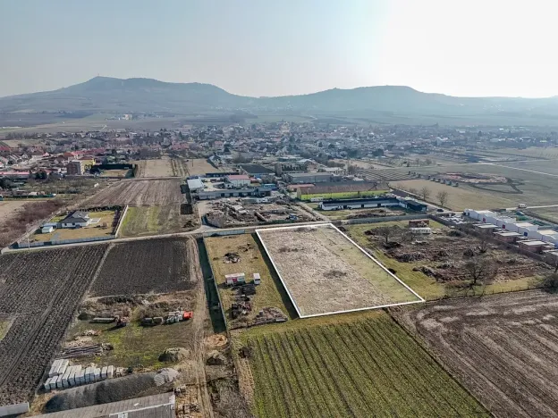 Prodej komerčního pozemku, Dolní Dunajovice, 5089 m2