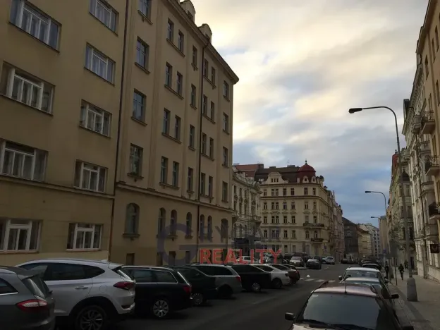 Pronájem bytu 1+1, Praha - Vinohrady, Římská, 42 m2