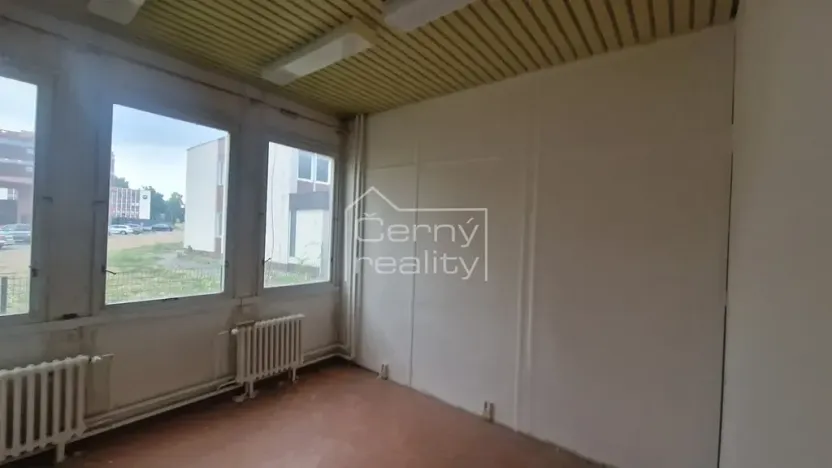 Pronájem kanceláře, Pardubice, Mezi Mosty, 65 m2