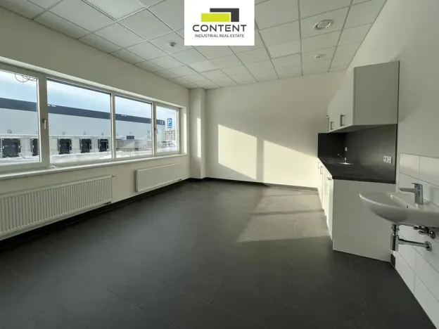 Pronájem výrobních prostor, Plzeň - Skvrňany, U Nové Hospody, 2880 m2