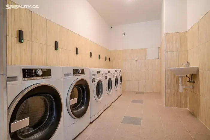 Pronájem bytu 1+kk, Praha - Hlubočepy, Na Zlíchově, 20 m2