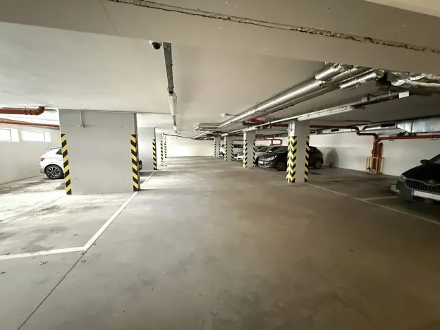 Pronájem garážového stání, Brno, Říčanská, 13 m2