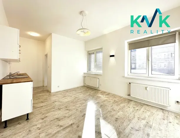 Pronájem bytu 1+kk, Karlovy Vary, Spojovací, 22 m2