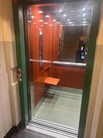 Prodej bytu 2+1, Praha - Bubeneč, Kyjevská, 63 m2