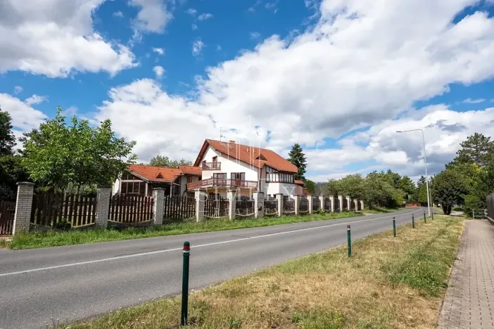 Prodej rodinného domu, Černošice, Dobřichovická, 400 m2
