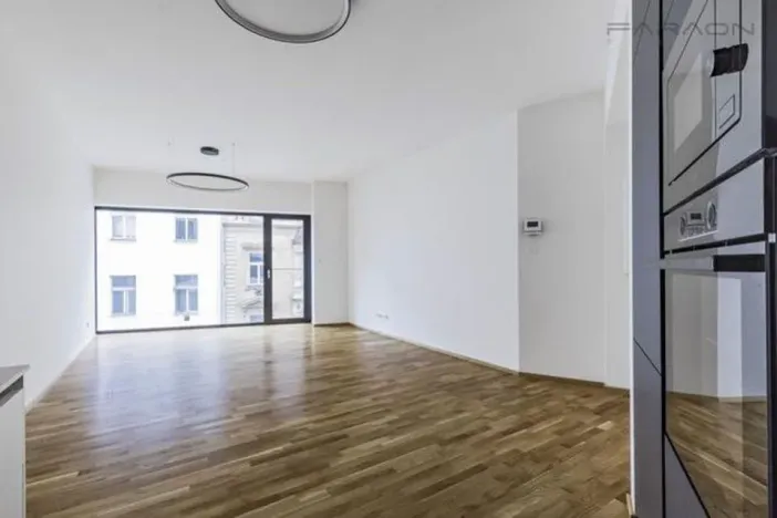 Pronájem bytu 2+kk, Praha - Smíchov, Kmochova, 55 m2