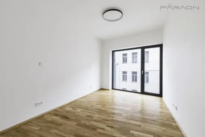 Pronájem bytu 2+kk, Praha - Smíchov, Kmochova, 55 m2