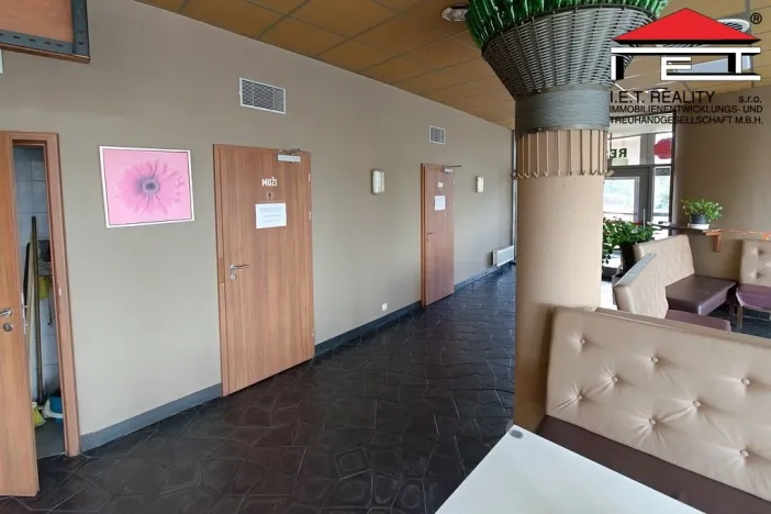 Pronájem restaurace, Praha - Kobylisy, Klapkova, 467 m2