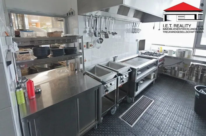 Pronájem restaurace, Praha - Kobylisy, Klapkova, 467 m2