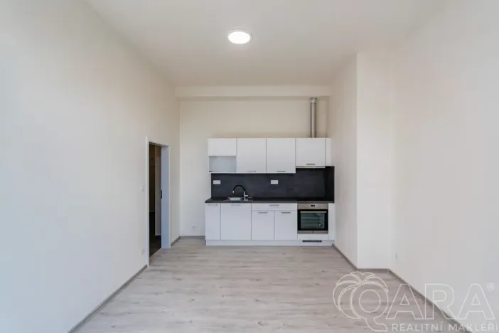 Pronájem bytu 1+kk, Tábor, Kpt. Jaroše, 38 m2