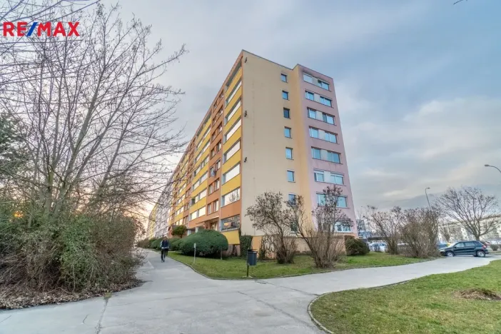 Pronájem bytu 2+kk, Praha - Petrovice, Lessnerova, 43 m2