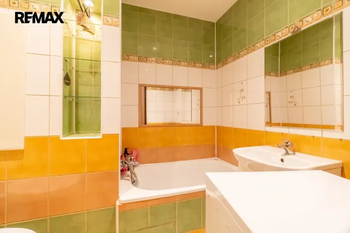 Pronájem bytu 2+kk, Praha - Petrovice, Lessnerova, 43 m2