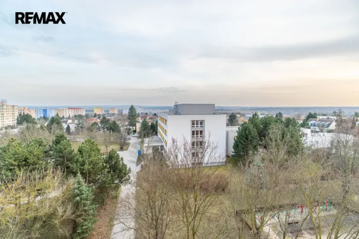 Pronájem bytu 2+kk, Praha - Petrovice, Lessnerova, 43 m2