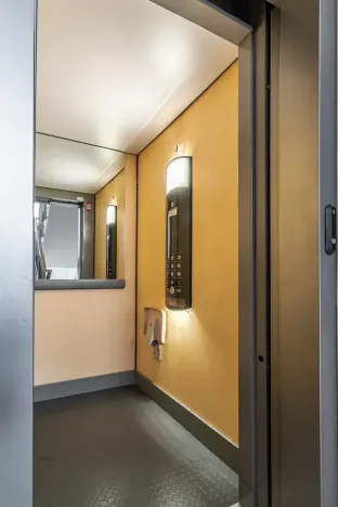 Pronájem garážového stání, Praha - Žižkov, Dalimilova, 13 m2