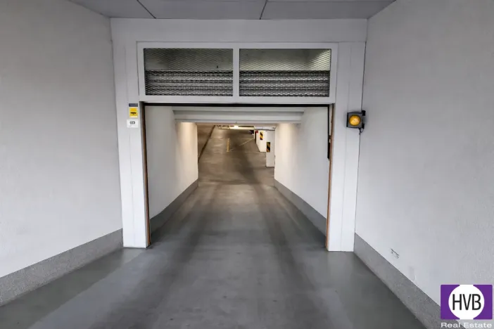 Prodej garážového stání, Praha, Novovysočanská, 13 m2