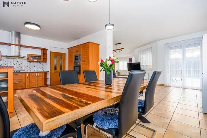 Prodej rodinného domu, Praha - Písnice, V zákopech, 294 m2