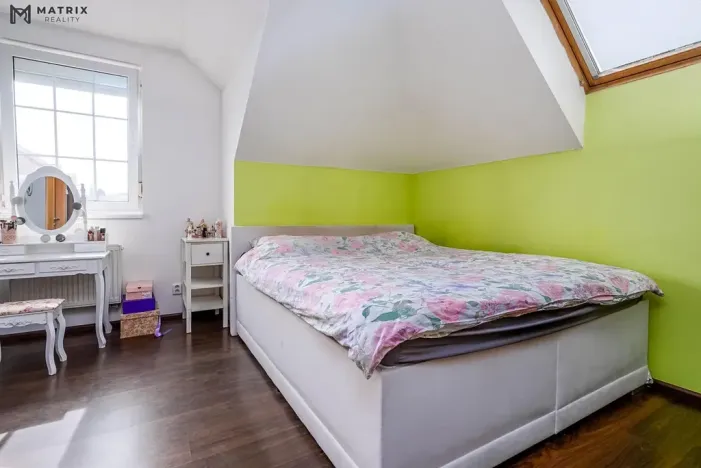 Prodej rodinného domu, Praha - Písnice, V zákopech, 294 m2