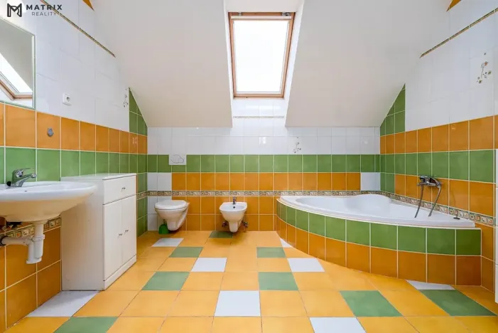 Prodej rodinného domu, Praha - Písnice, V zákopech, 294 m2