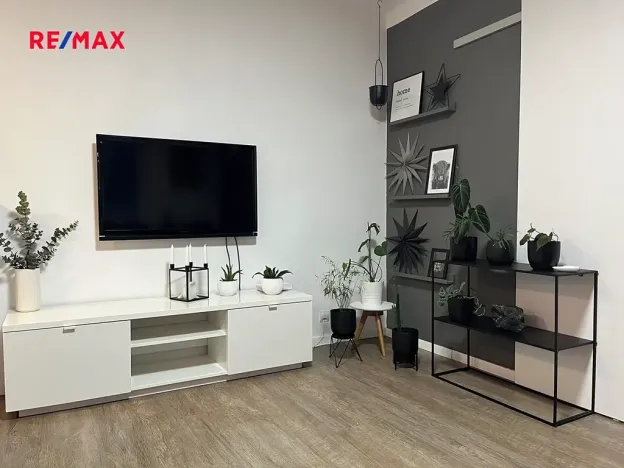 Pronájem bytu 2+kk, Kladno, U výtopny, 42 m2