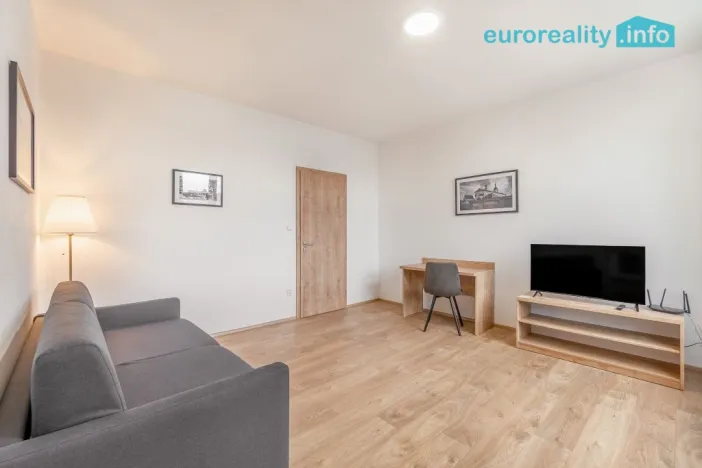 Pronájem bytu 2+1, Mladá Boleslav, náměstí Míru, 73 m2