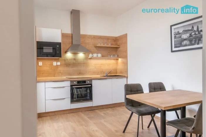 Pronájem bytu 2+1, Mladá Boleslav, náměstí Míru, 73 m2