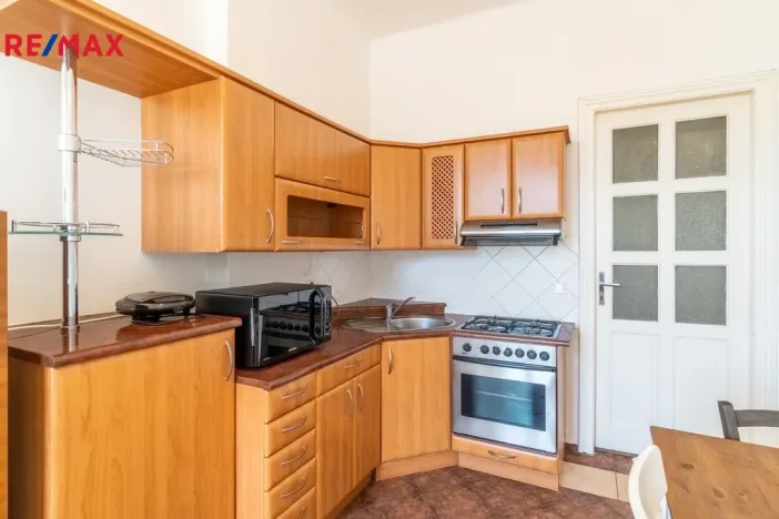 Pronájem bytu 1+1, Praha - Bubeneč, Eliášova, 55 m2