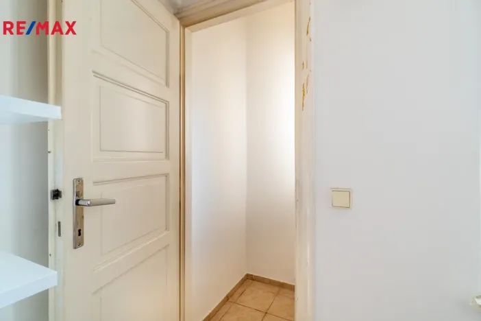 Pronájem bytu 1+1, Praha - Bubeneč, Eliášova, 55 m2