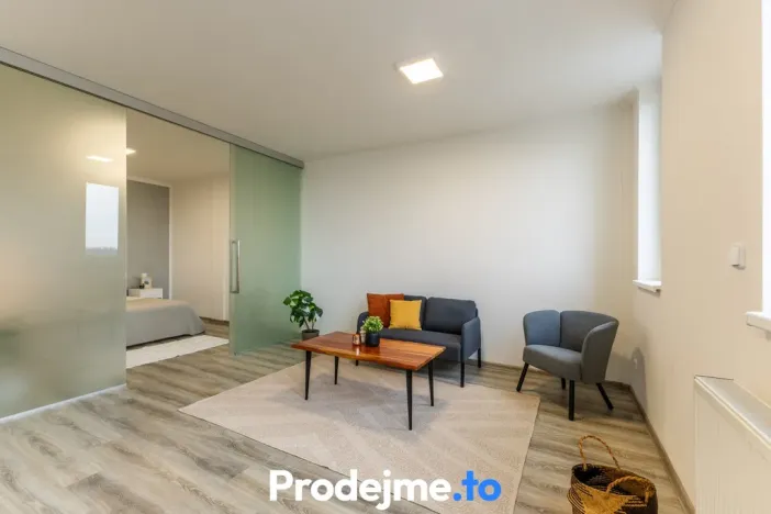 Pronájem bytu 2+kk, Znojmo, Kosmákova, 60 m2
