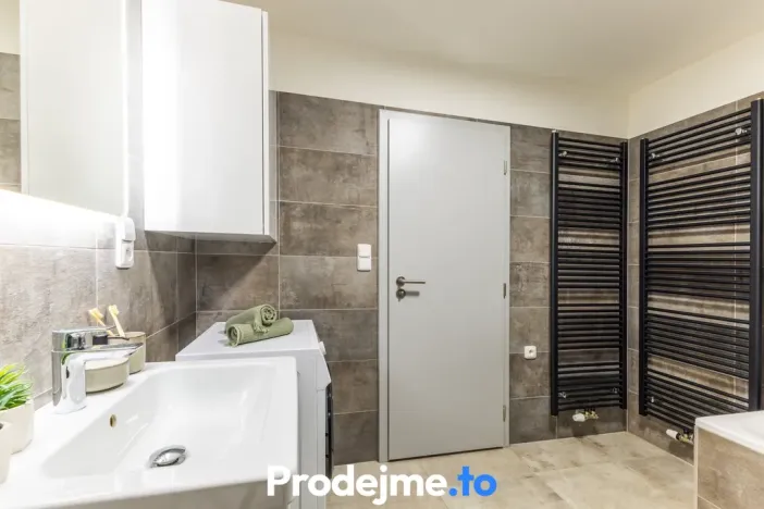 Pronájem bytu 2+kk, Znojmo, Kosmákova, 60 m2