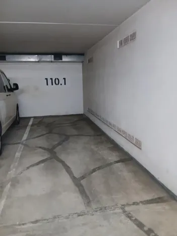 Pronájem garážového stání, Praha - Smíchov, Jindřicha Plachty, 15 m2