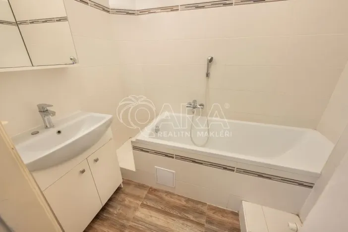 Pronájem bytu 3+1, Praha - Vinohrady, Lužická, 93 m2