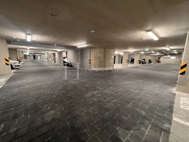 Pronájem bytu 2+kk, Praha - Karlín, U Sluncové, 65 m2