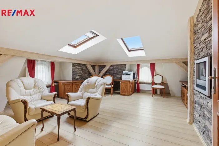 Prodej kanceláře, Karlovy Vary, Moskevská, 205 m2