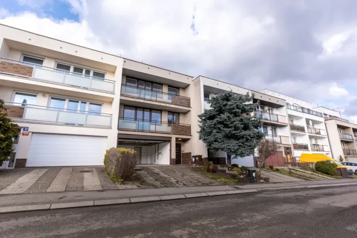 Pronájem rodinného domu, Praha - Smíchov, Zdíkovská, 200 m2