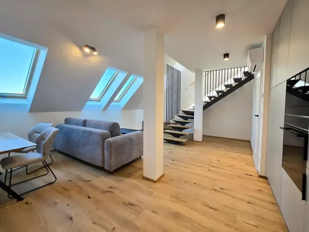 Prodej ubytování, Praha - Vršovice, Ruská, 84 m2