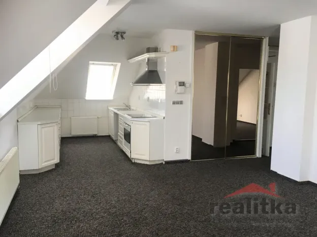 Pronájem bytu 2+kk, Opava, U Pošty, 56 m2