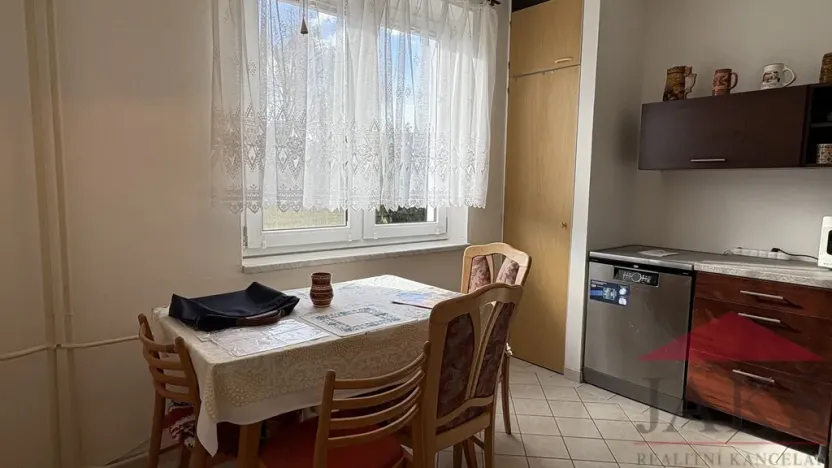 Prodej bytu 2+1, Hrádek, 58 m2