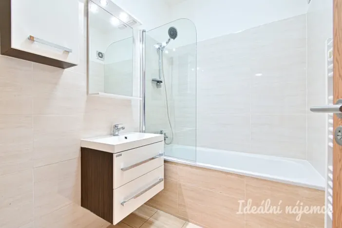 Pronájem bytu 2+1, Brno, Cacovická, 63 m2