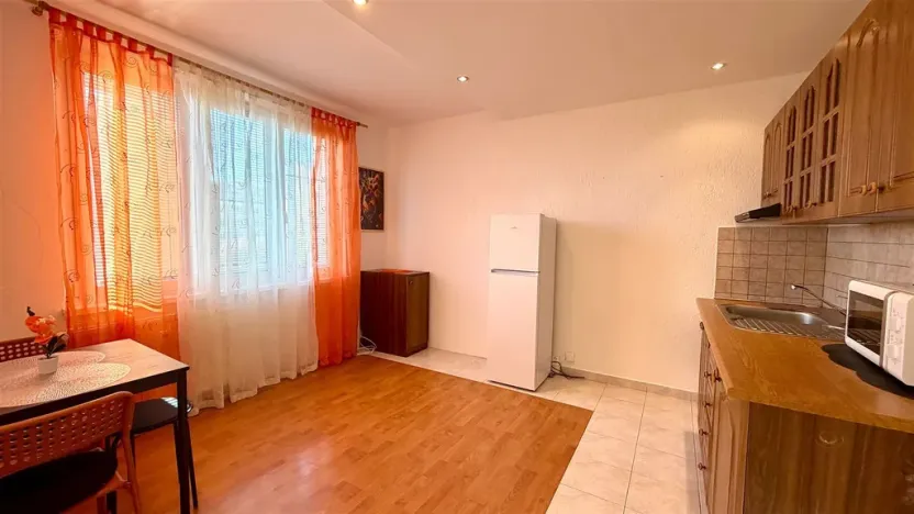 Pronájem bytu 2+kk, Cheb, Lesní, 36 m2