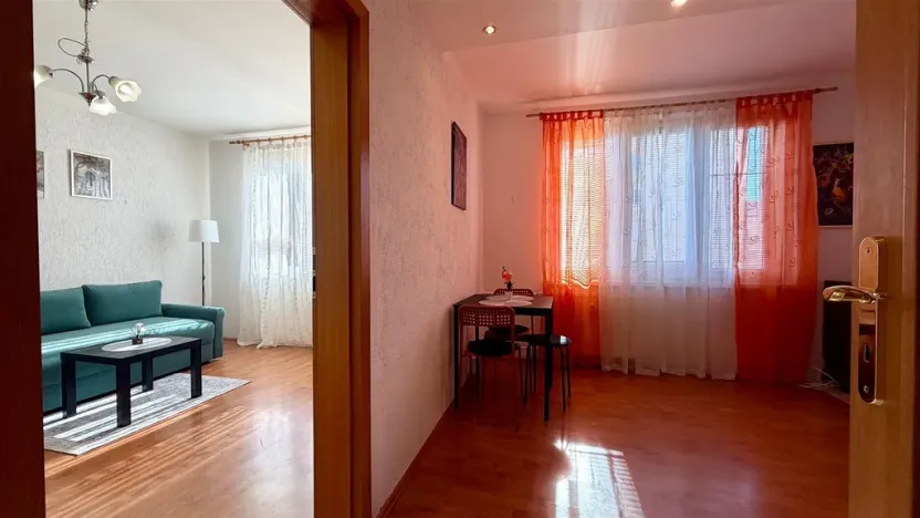 Pronájem bytu 2+kk, Cheb, Lesní, 36 m2