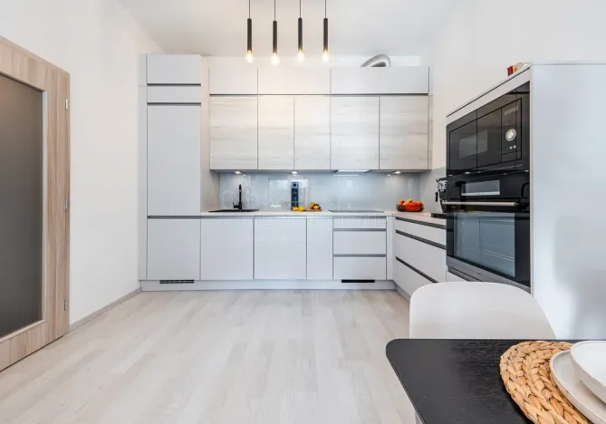 Prodej bytu 3+kk, Praha, Ke kříži, 63 m2