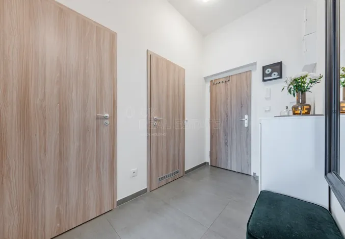 Prodej bytu 3+kk, Praha, Ke kříži, 63 m2