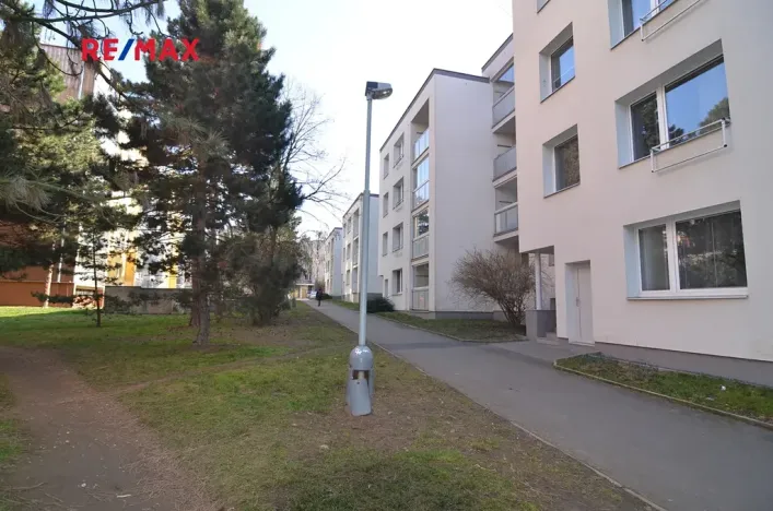 Pronájem bytu 1+kk, Praha - Zbraslav, Tunelářů, 37 m2