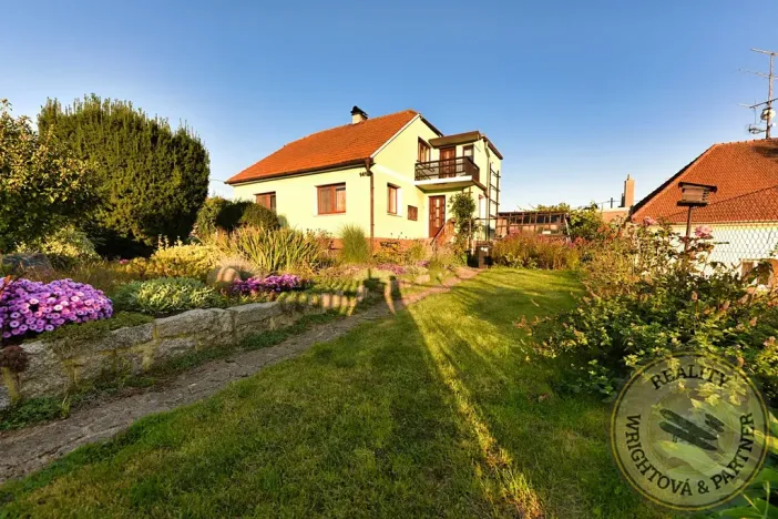 Prodej rodinného domu, Černuc, 240 m2