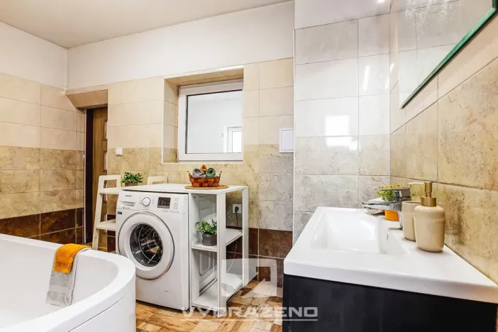 Prodej rodinného domu, Černov, 242 m2