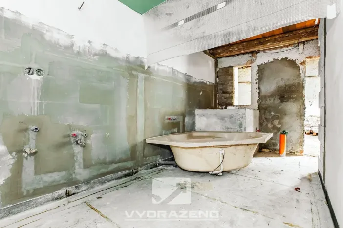 Prodej rodinného domu, Černov, 242 m2