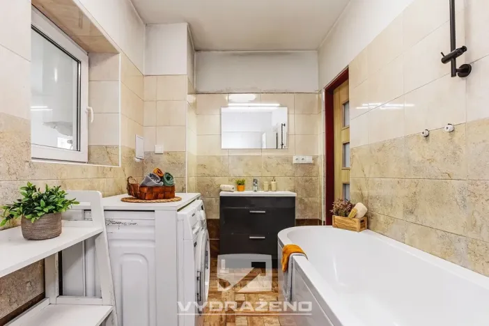 Prodej bytu 4+kk, Černov, 95 m2